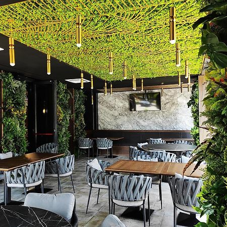 Hotel Kristal Focsani Ngoại thất bức ảnh