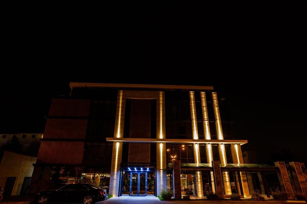 Hotel Kristal Focsani Ngoại thất bức ảnh