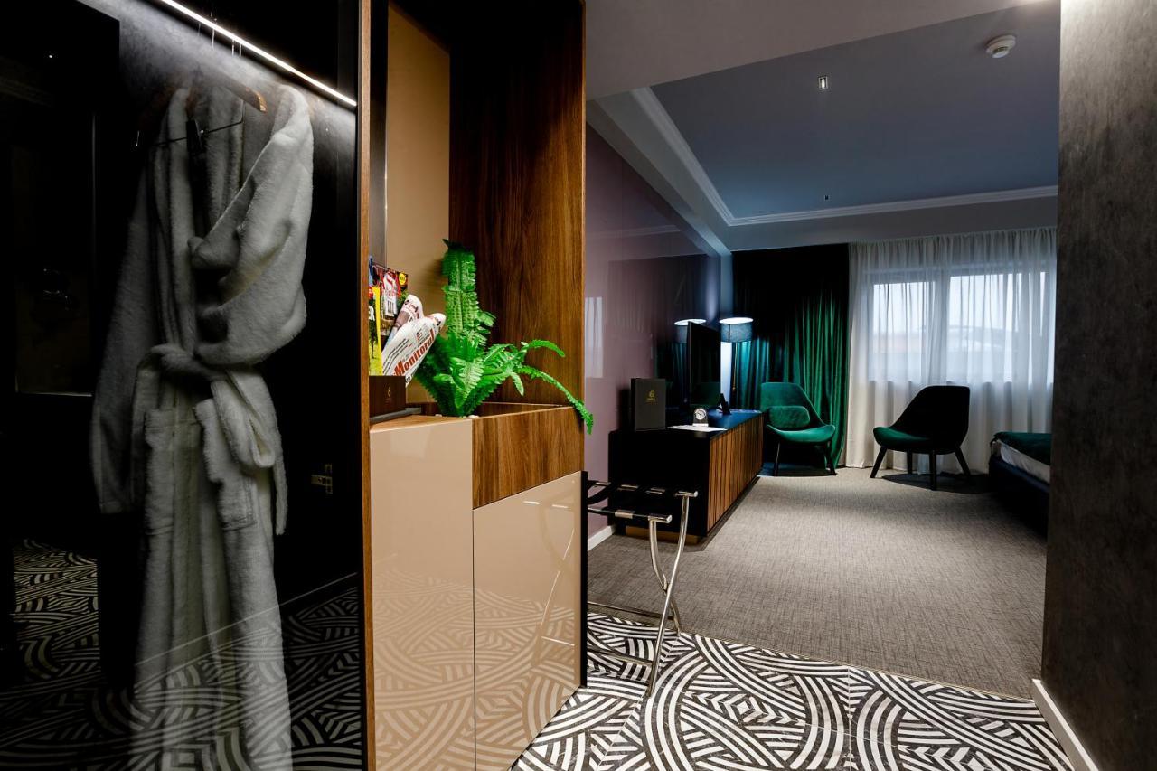 Hotel Kristal Focsani Ngoại thất bức ảnh