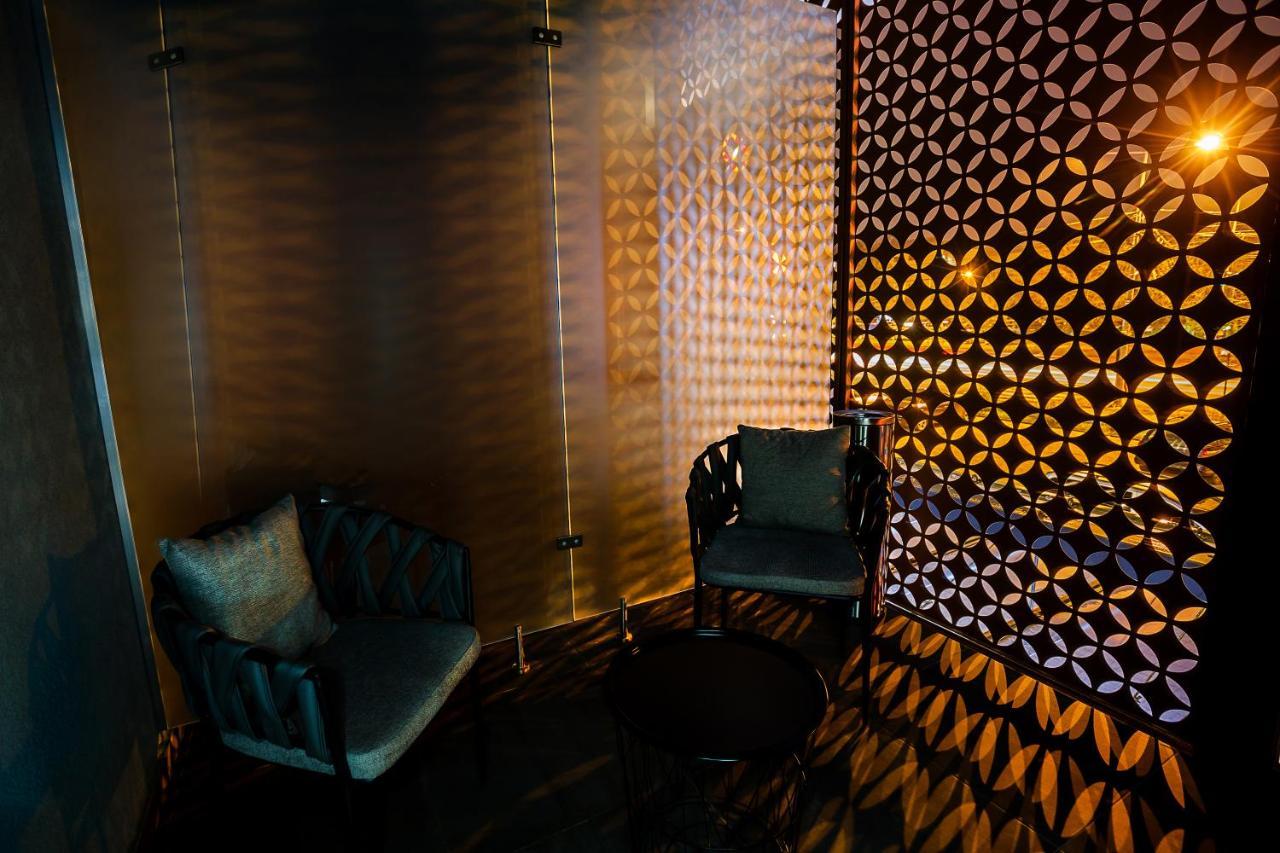 Hotel Kristal Focsani Ngoại thất bức ảnh