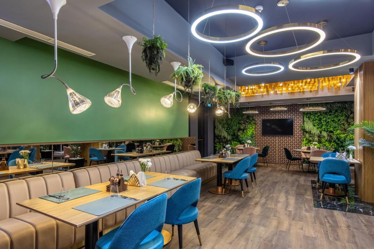 Hotel Kristal Focsani Ngoại thất bức ảnh