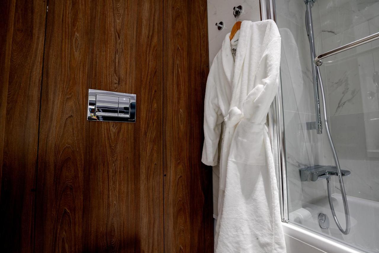 Hotel Kristal Focsani Ngoại thất bức ảnh