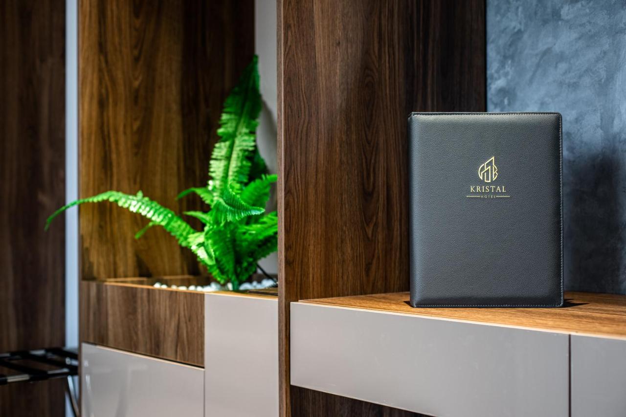 Hotel Kristal Focsani Ngoại thất bức ảnh