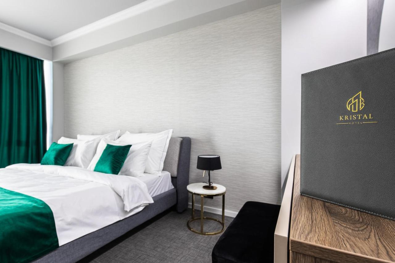 Hotel Kristal Focsani Ngoại thất bức ảnh