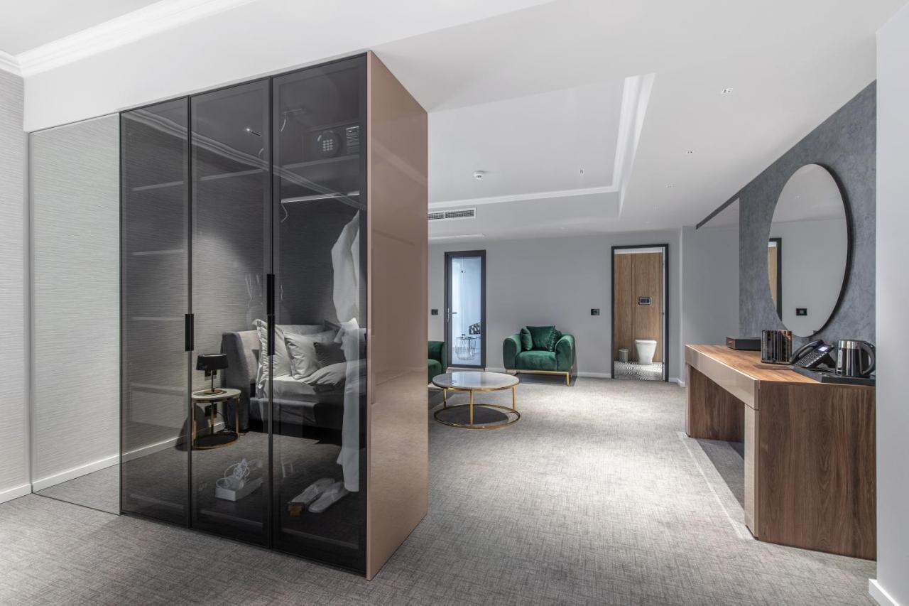 Hotel Kristal Focsani Ngoại thất bức ảnh