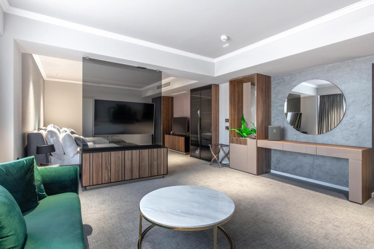 Hotel Kristal Focsani Ngoại thất bức ảnh