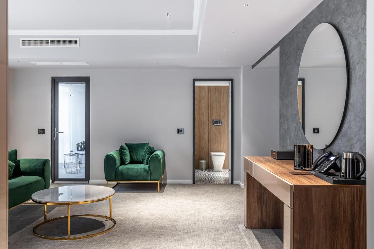 Hotel Kristal Focsani Ngoại thất bức ảnh