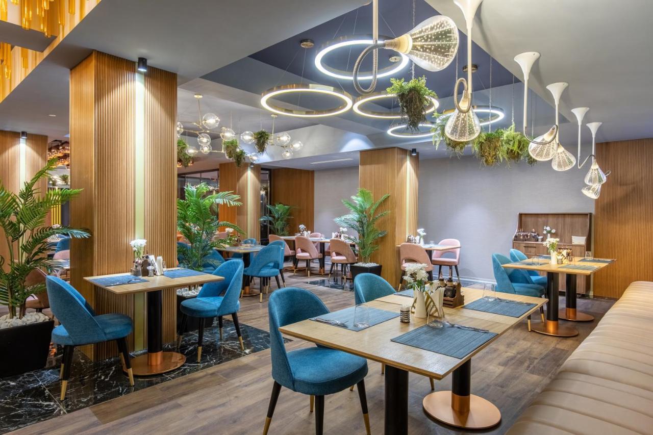 Hotel Kristal Focsani Ngoại thất bức ảnh