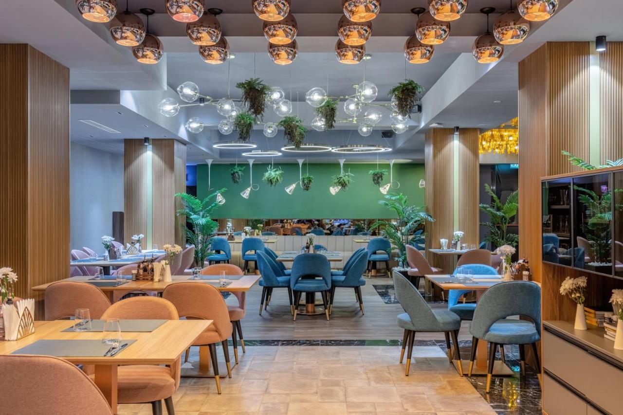 Hotel Kristal Focsani Ngoại thất bức ảnh