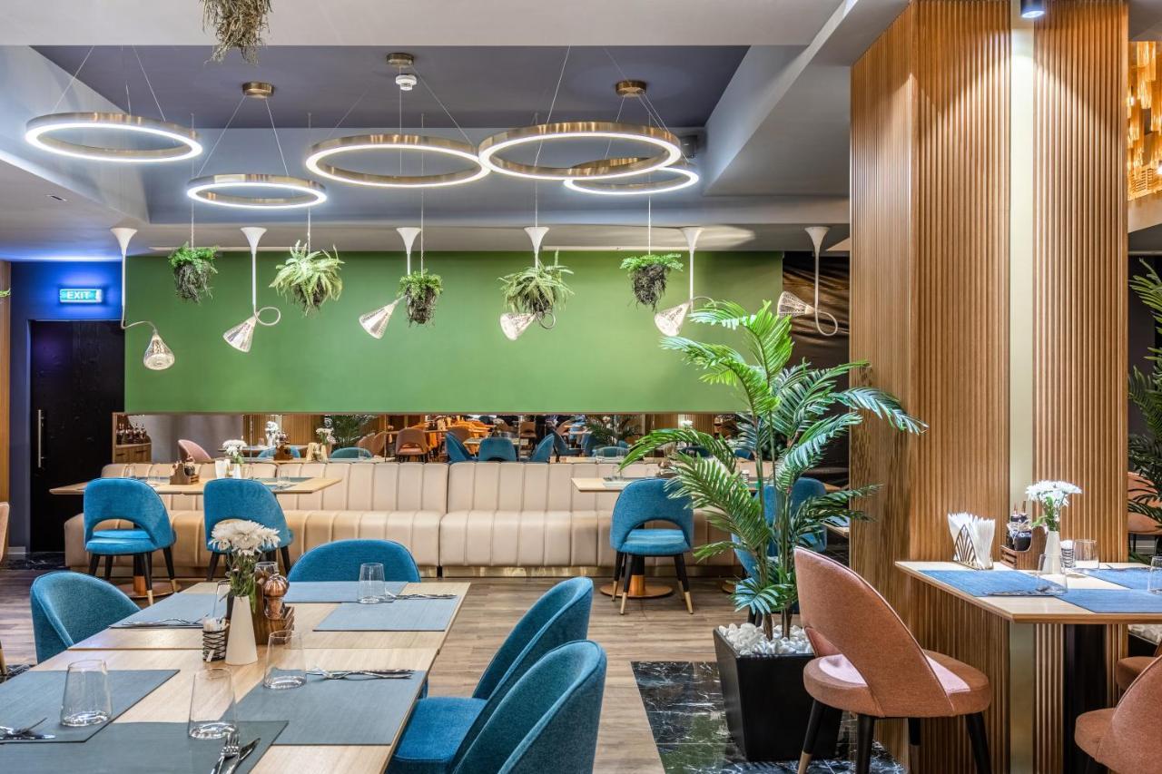 Hotel Kristal Focsani Ngoại thất bức ảnh